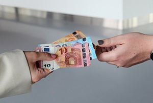 Maatregelen tegen armoede betaald door hogere inkomens